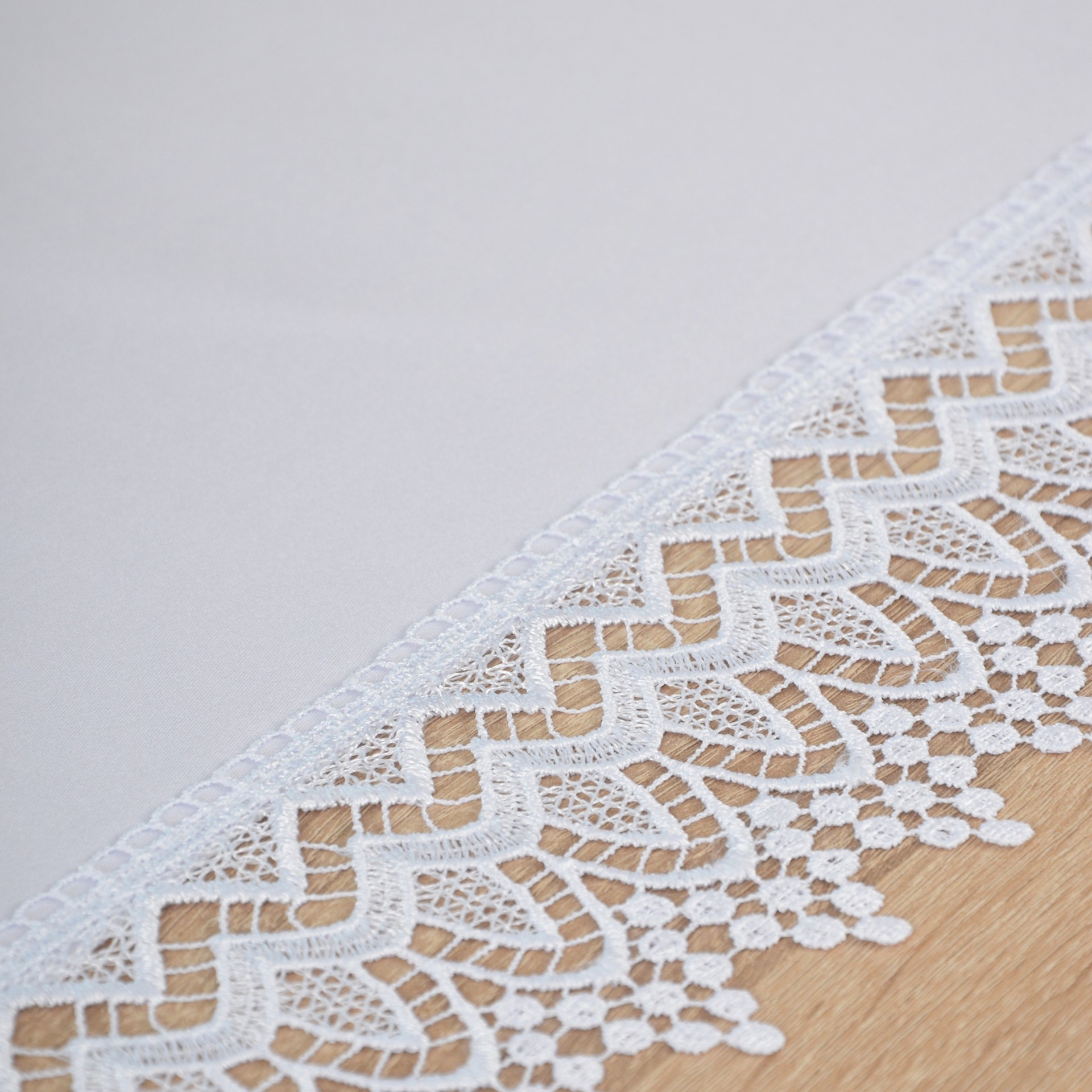 Obrus z Gipiurą 114 – Biały Obrus z Gipiurą 114 – Biały