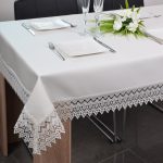 Obrus z Gipiurą 114 – Brązowy