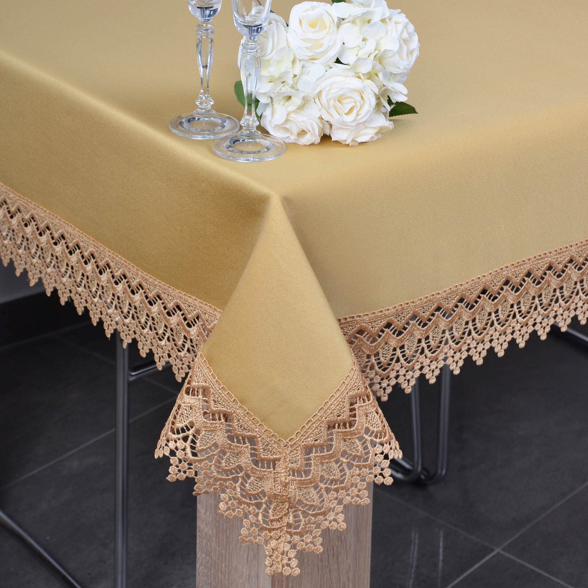 Obrus z Gipiurą 114 – Złoty Obrus z Gipiurą 114 – Złoty