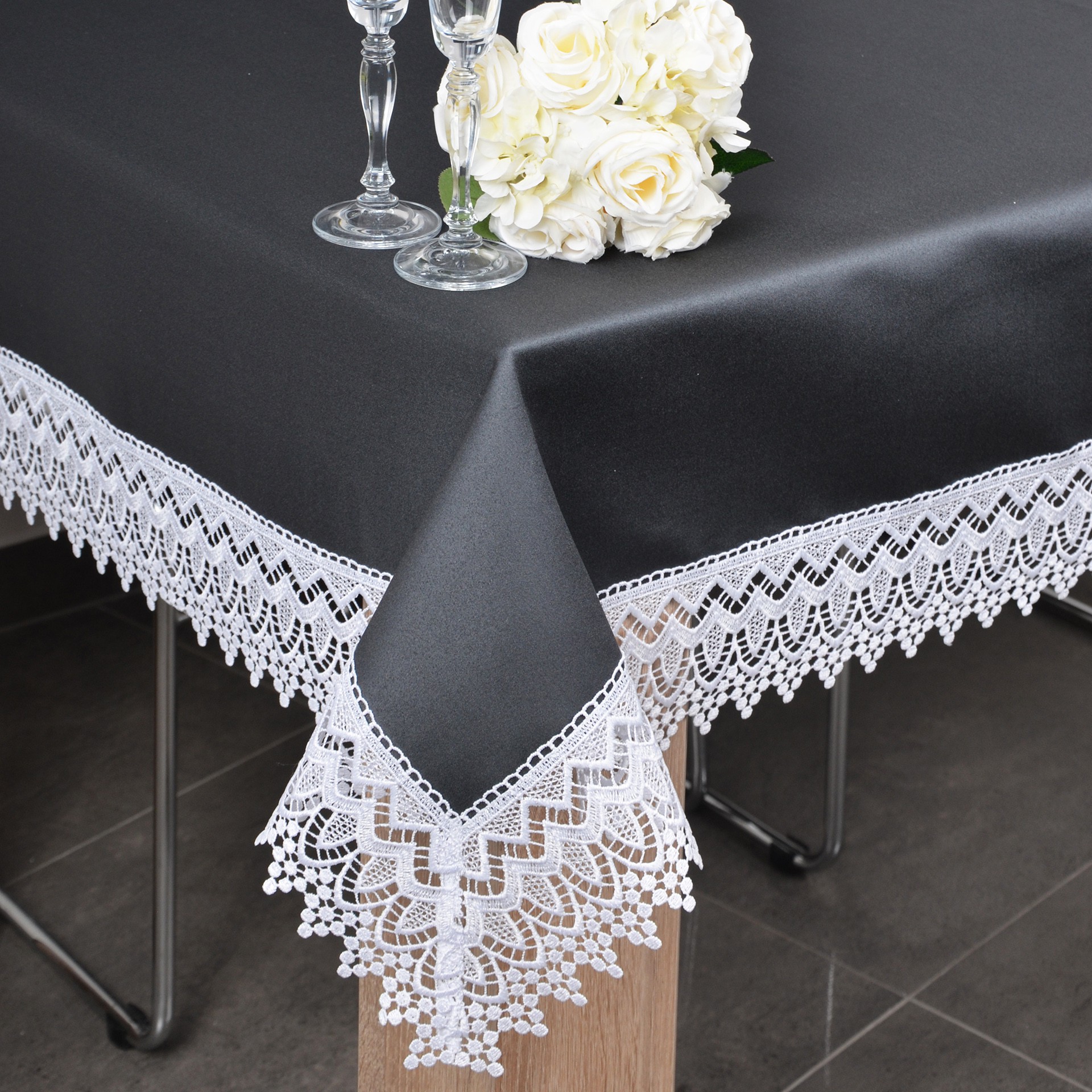 Obrus z Gipiurą 114 – Grafit Biel Obrus z Gipiurą 114 – Grafit Biel