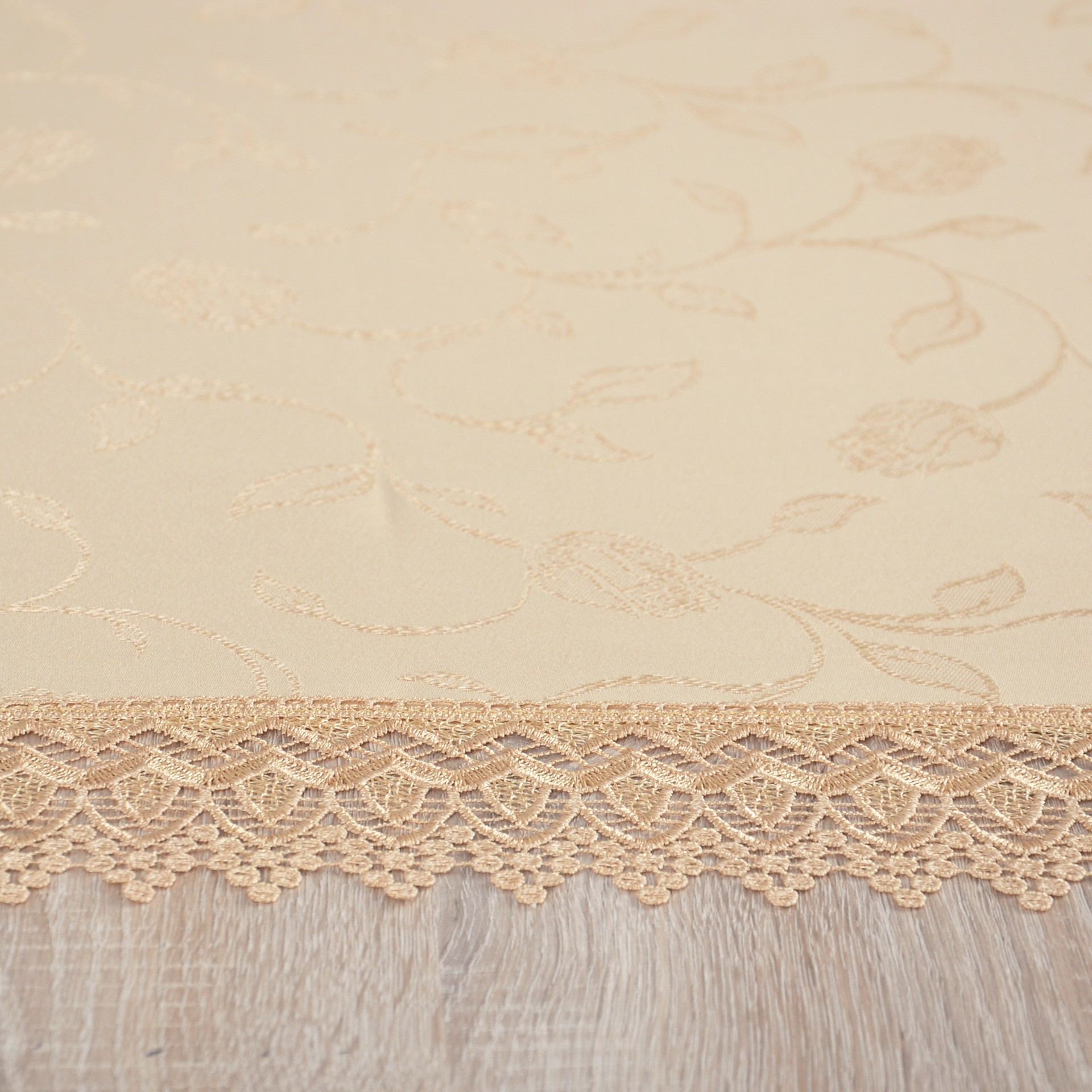 Obrus z Gipiurą 127 – Złoty Obrus z Gipiurą 127 – Złoty