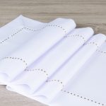 Obrus Glamour – Biały/złoty