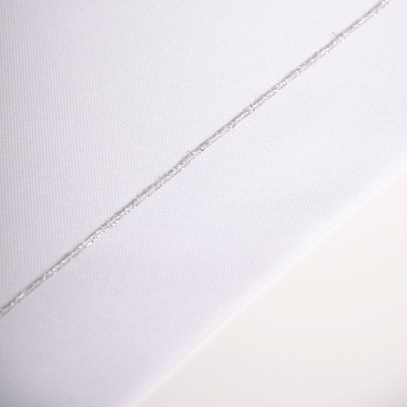 Obrus Panama Lux – Biały Srebro Obrus Panama Lux – Biały Srebro