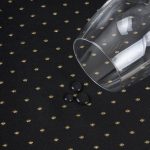 Obrus Kropki Lux – Czarno-Złoty Obrus Kropki Lux – Czarno-Złoty