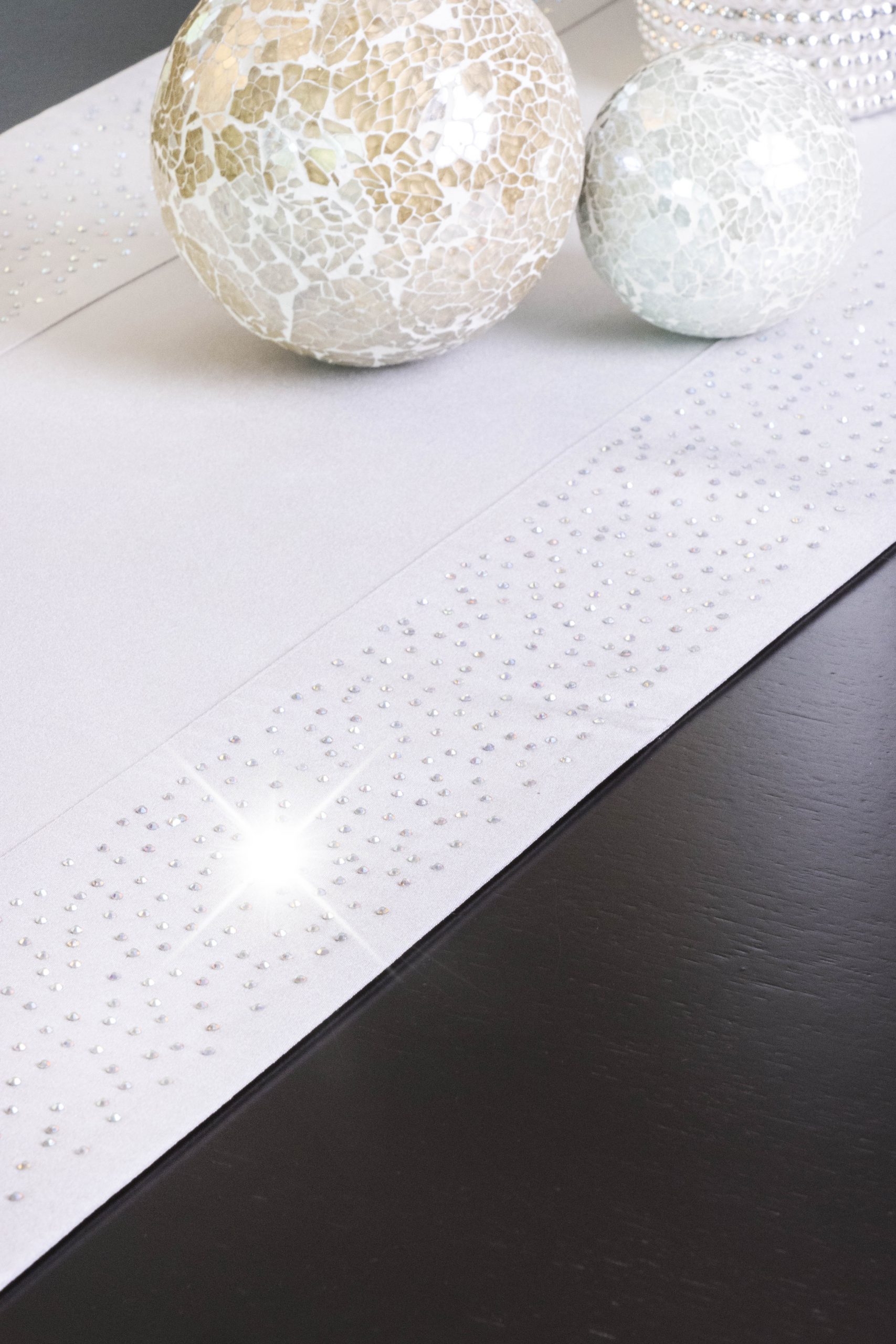 Bieżnik Szmaragd – Biały Bieżnik Szmaragd – Biały