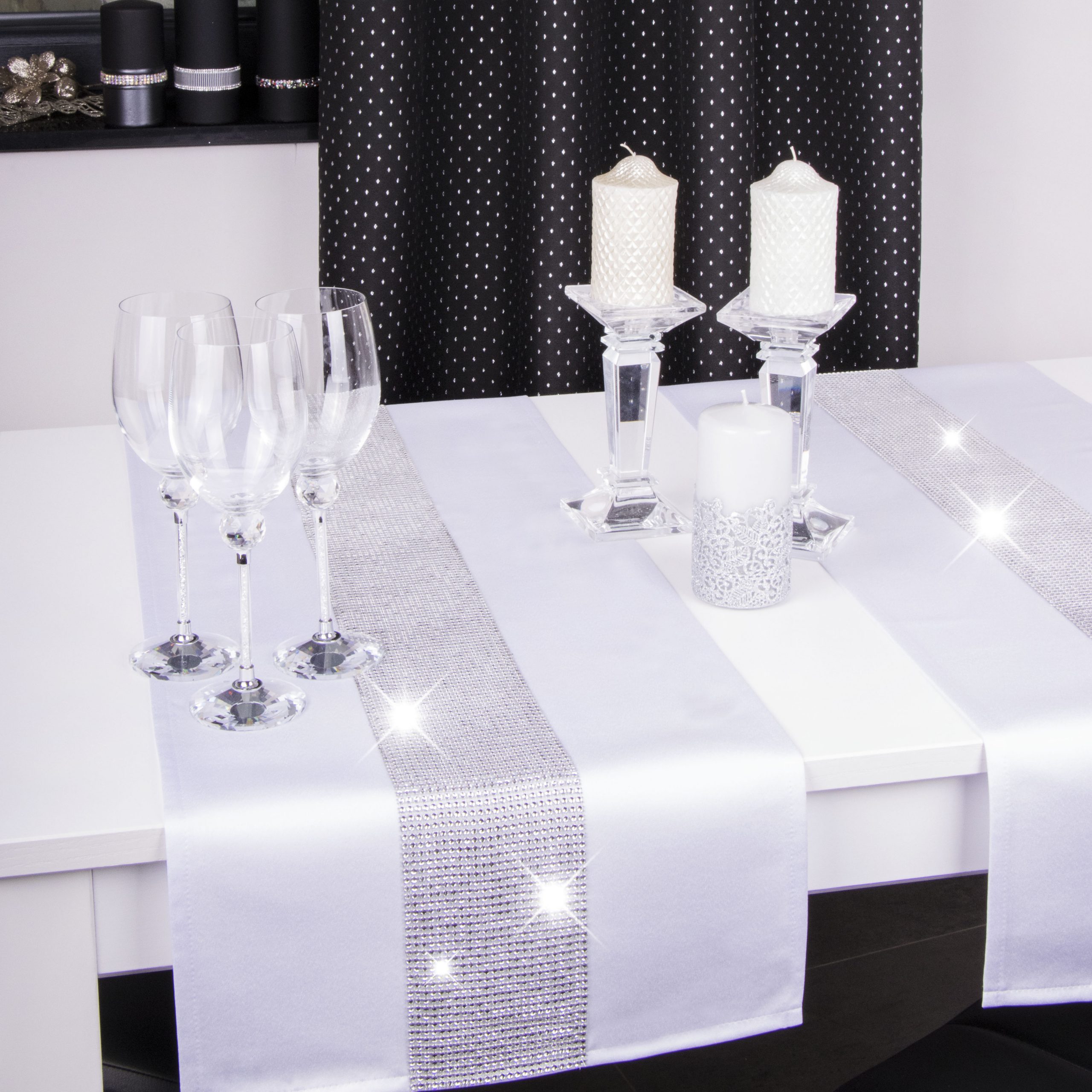 Bieżnik Cyrkonia – Biały ze srebrną listwą Bieżnik Cyrkonia – Biały ze srebrną listwą