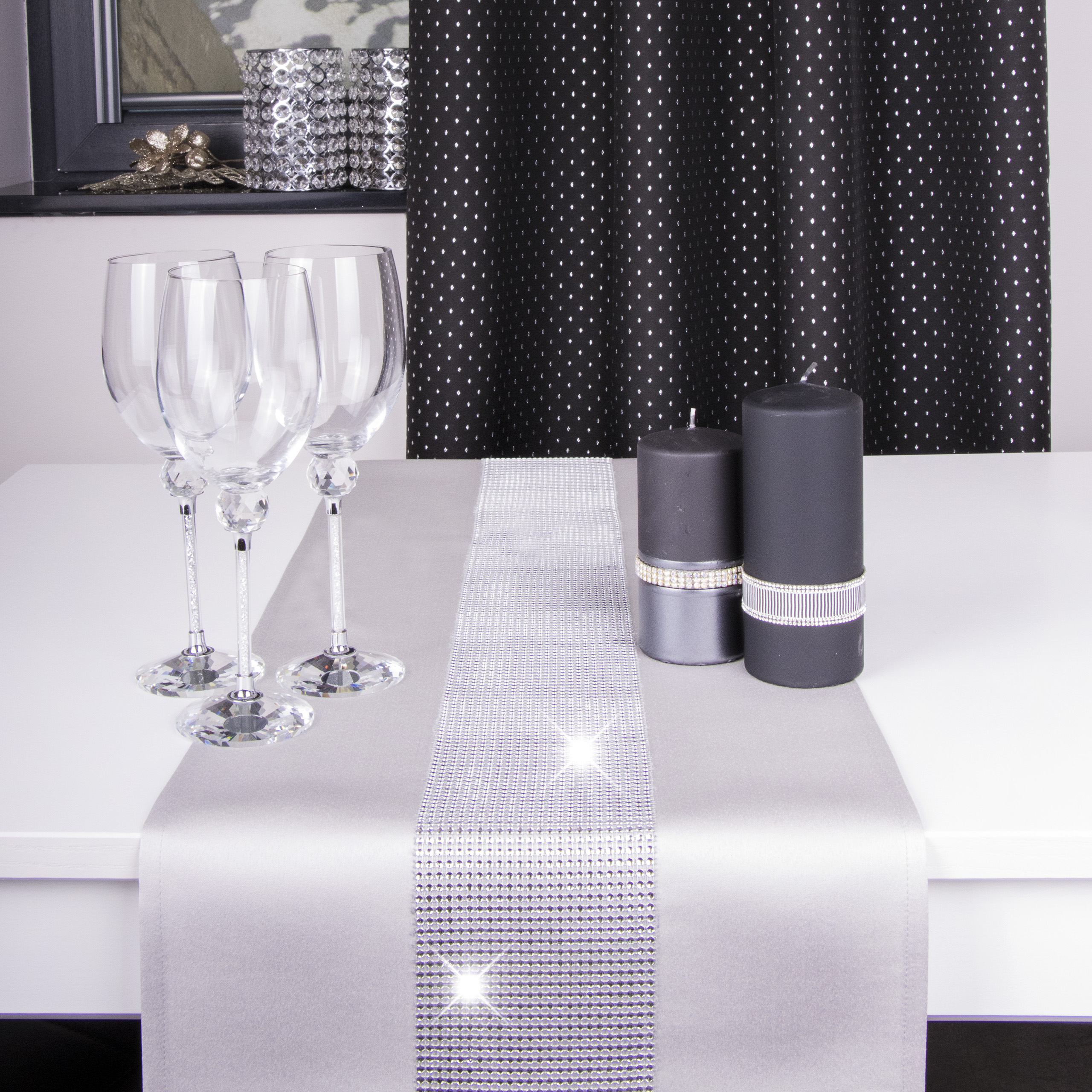 Bieżnik Cyrkonia – Szary ze srebrnym Bieżnik Cyrkonia – Szary ze srebrnym