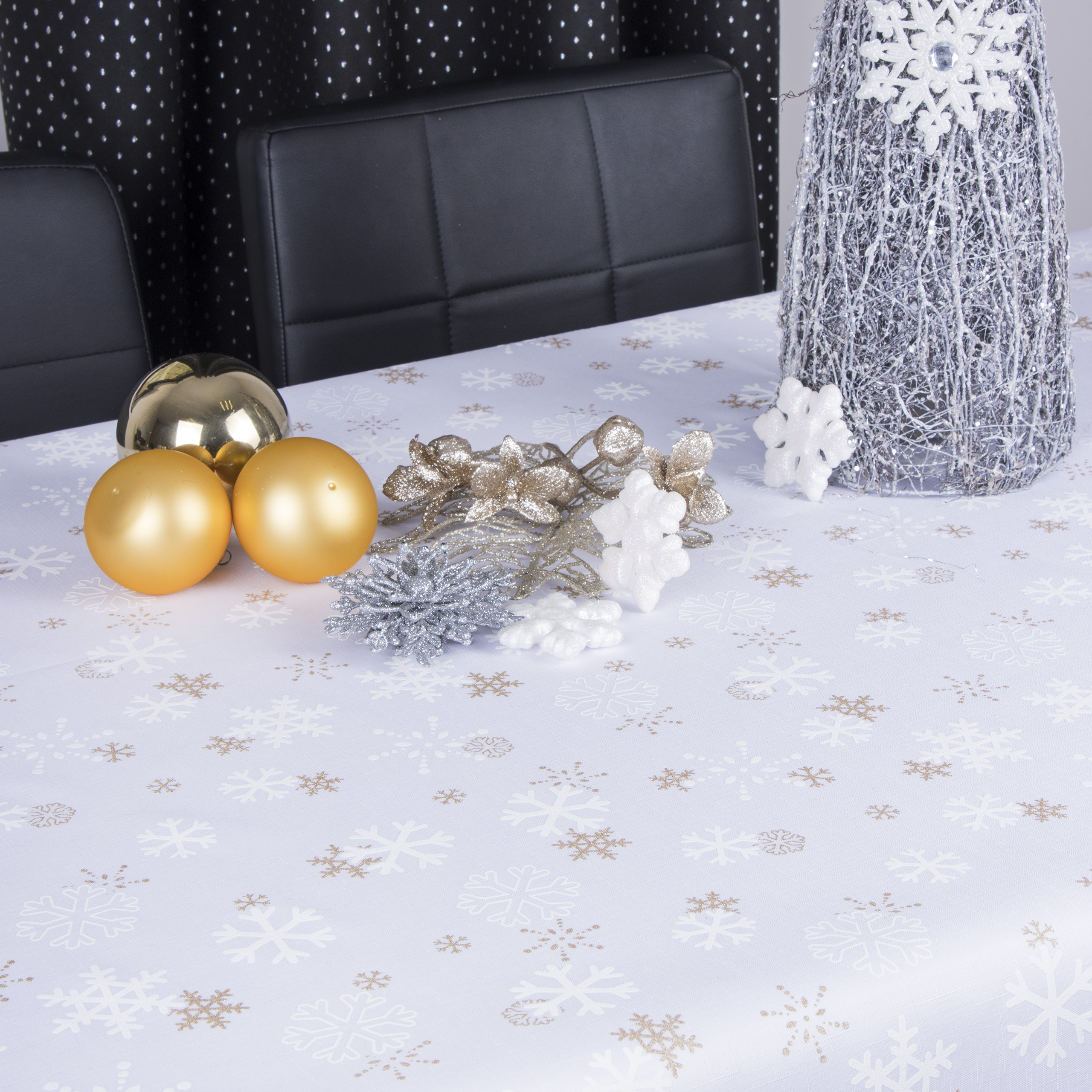 Obrus Świąteczny Śnieżynki – Biel Obrus Świąteczny Śnieżynki – Biel