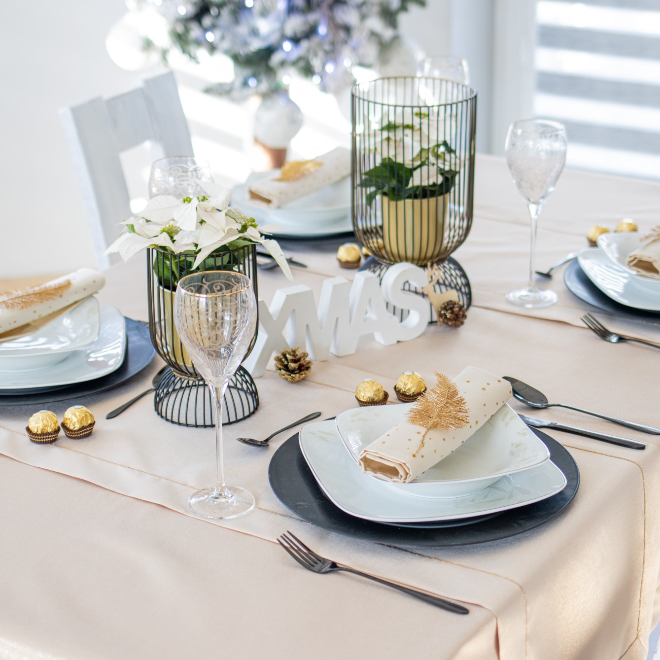 Obrus Brokat Lux – Złoto Obrus Brokat Lux – Złoto