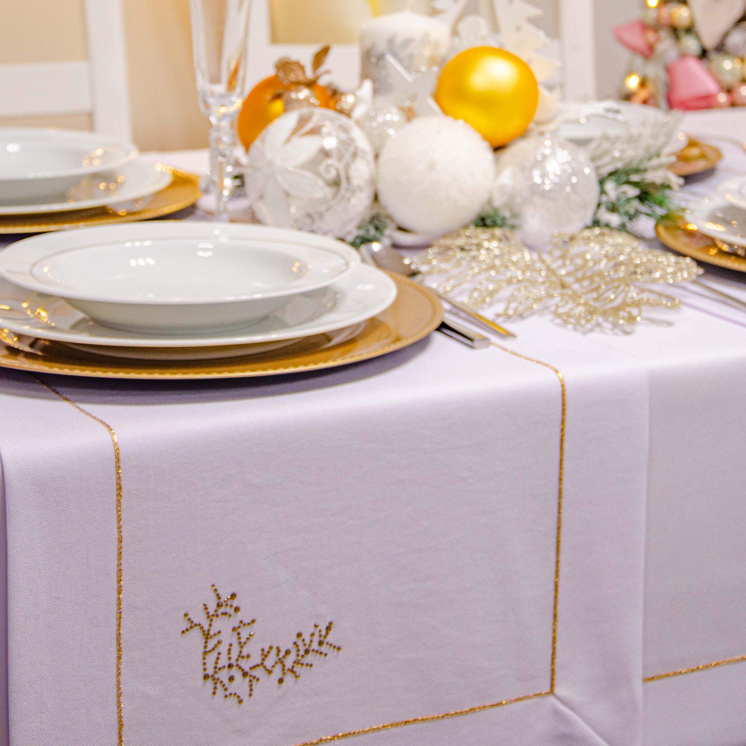 Bieżnik świąteczny Jodełka – Biel złoto Bieżnik świąteczny Jodełka – Biel złoto