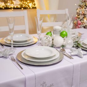 Bieżnik świąteczny Jodełka – Biel srebro