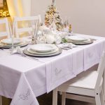 Obrus świąteczny Jodełka – Biel srebro
