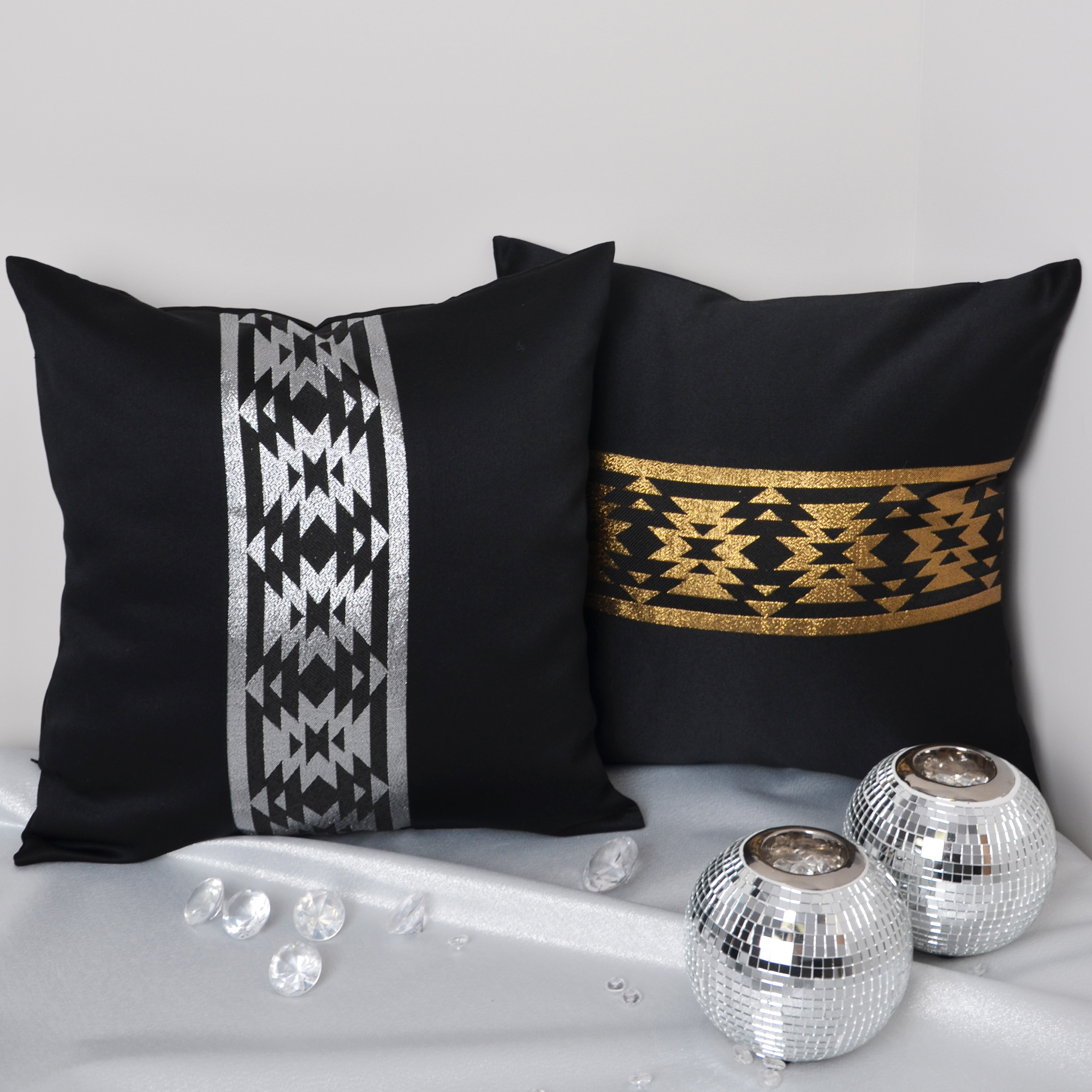 Poszewka Vega Lux – Czarny Srebro Poszewka Vega Lux – Czarny Srebro