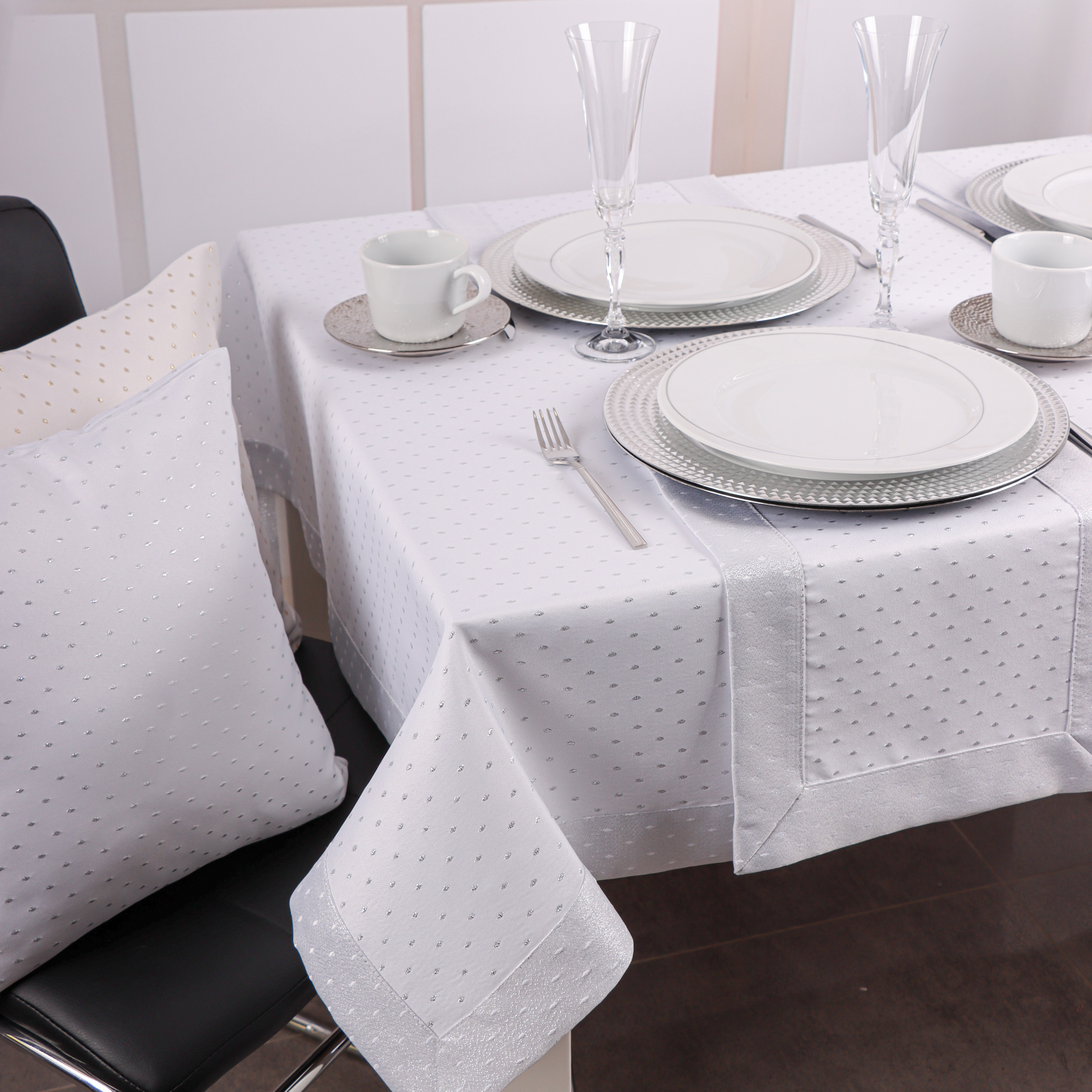 Bieżnik Kropki Lux – Srebro Bieżnik Kropki Lux – Srebro