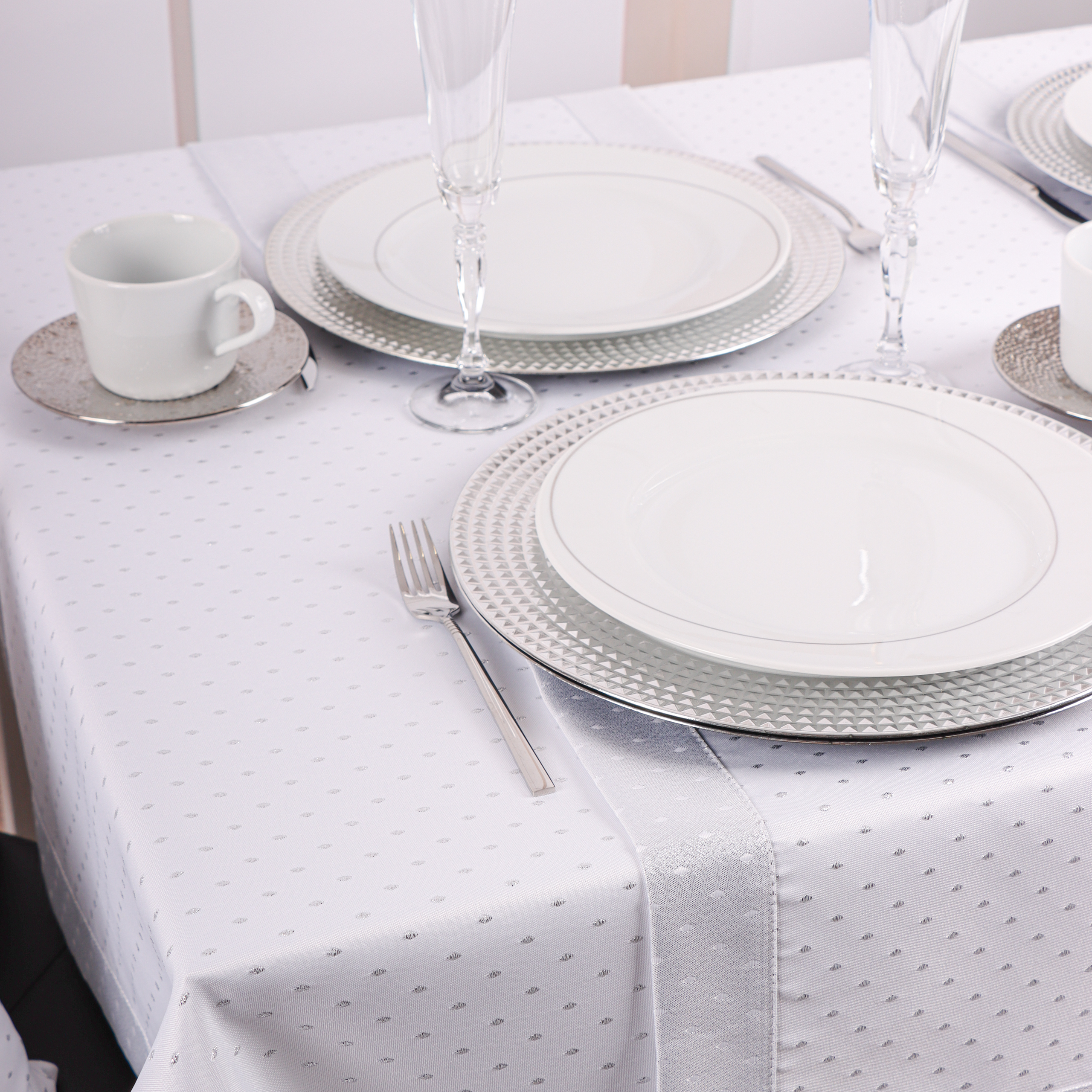 Bieżnik Kropki Lux – Srebro Bieżnik Kropki Lux – Srebro