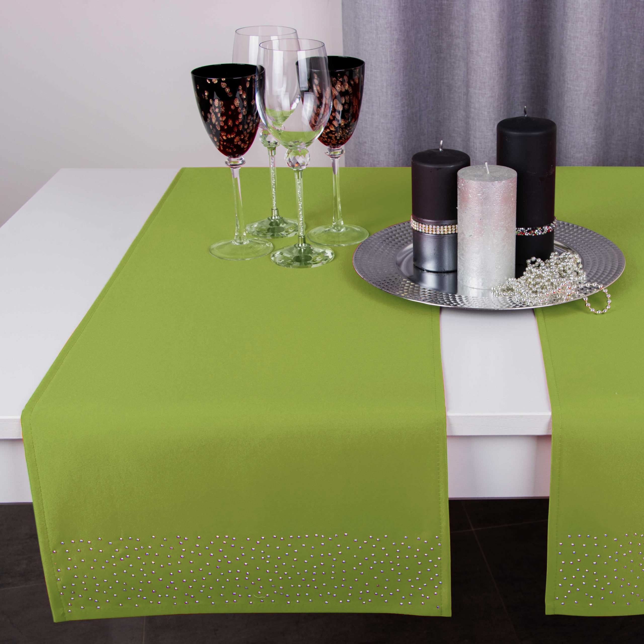 Pas Brylant – Jasna zieleń ze srebrnymi dżetami Pas Brylant – Jasna zieleń ze srebrnymi dżetami