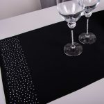 Bieżnik Brylant – Czarny ze srebrnymi dżetami