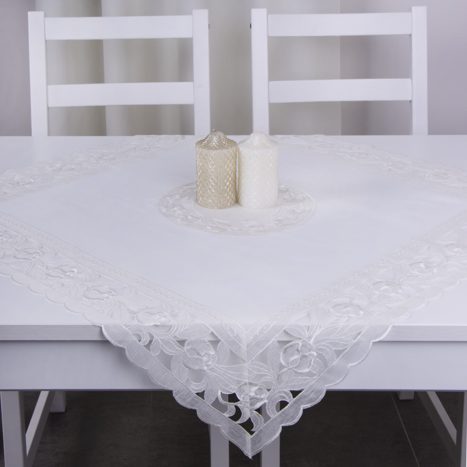 Serweta haftowana nakładka 85×85 ekri wz.11 Serweta haftowana nakładka 85×85 ekri wz.11