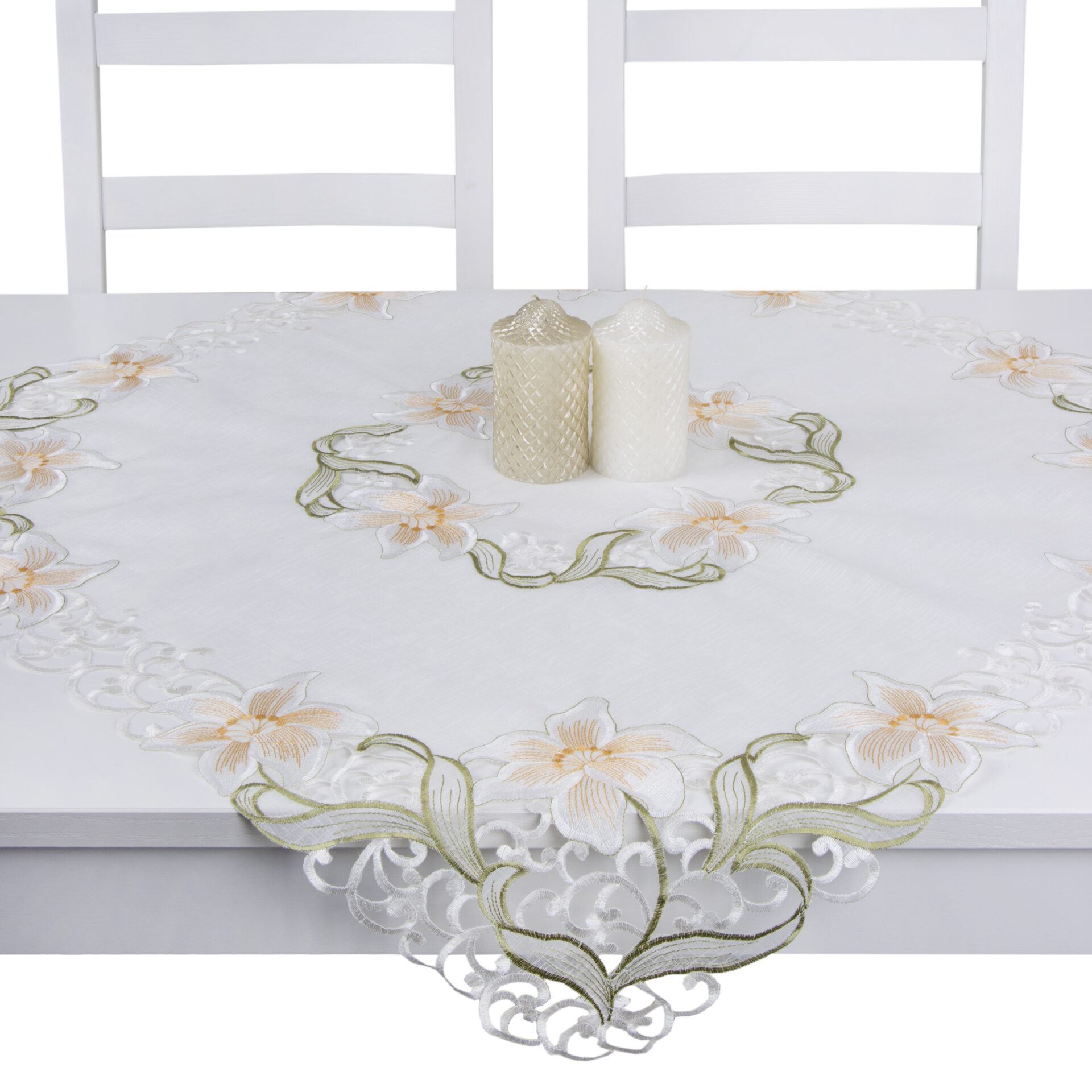 Serweta haftowana nakładka 85×85 wz.18 Serweta haftowana nakładka 85×85 wz.18