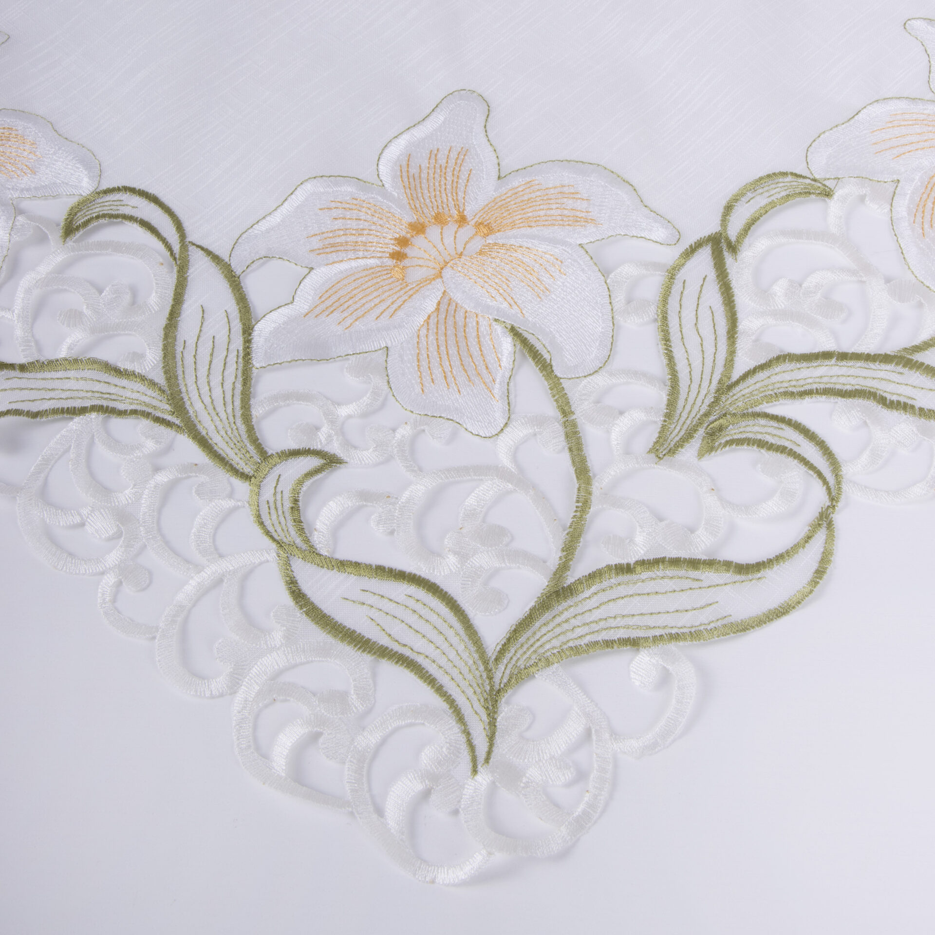 Serweta haftowana nakładka 85×85 wz.18 Serweta haftowana nakładka 85×85 wz.18