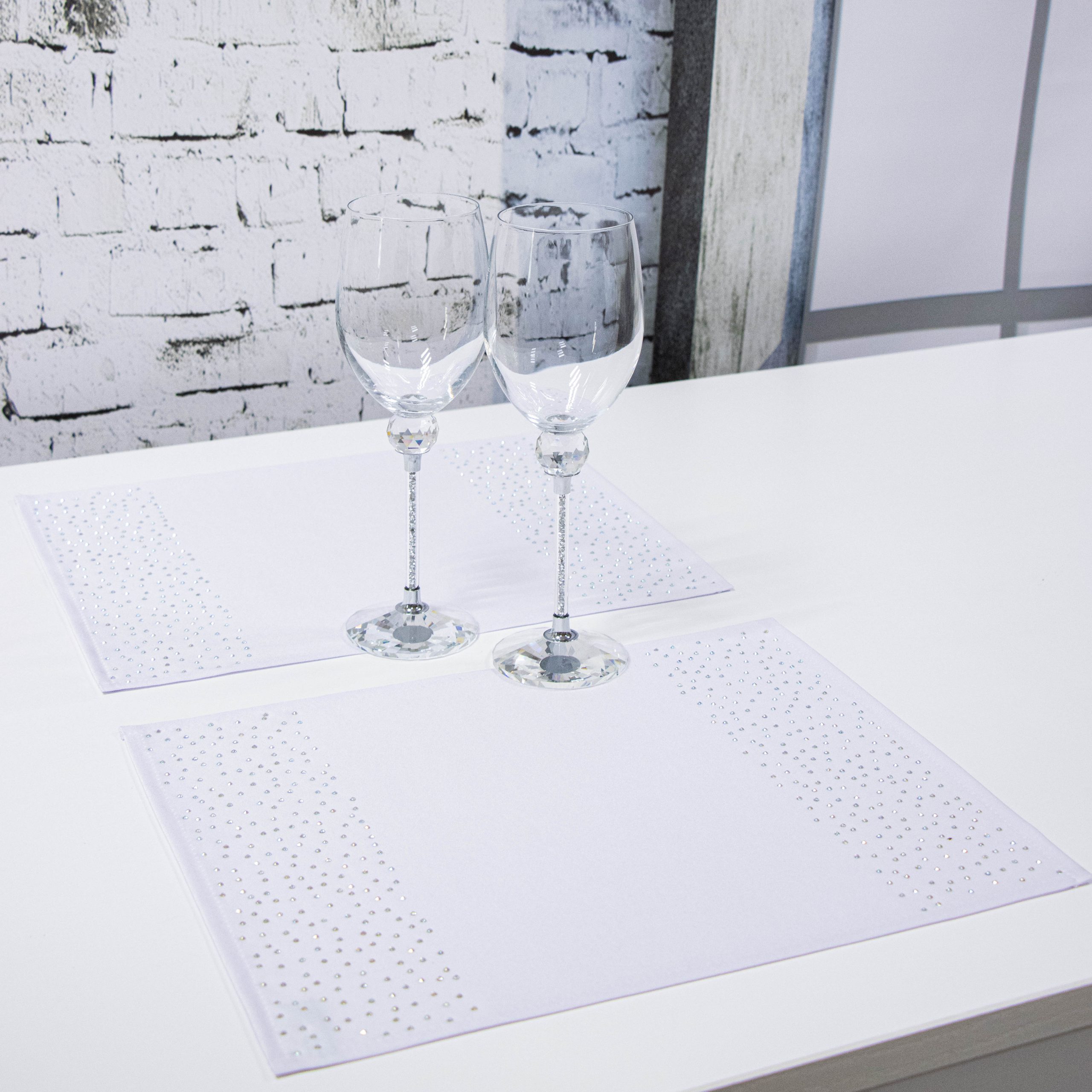 Podkładka Brylant – Biel + Srebrne dżety Podkładka Brylant – Biel + Srebrne dżety