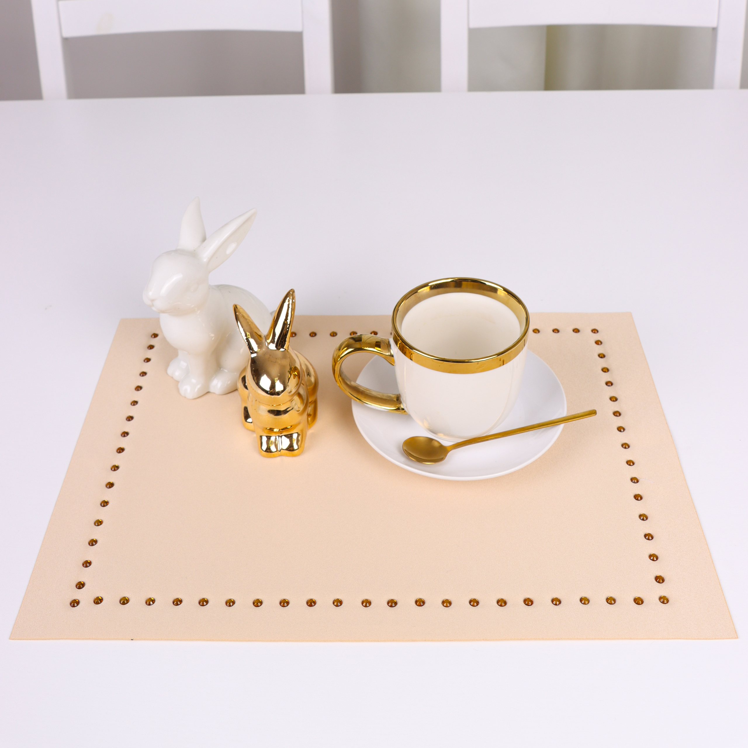 Podkładka Glamour 30×42 – Beż + złote dżety Podkładka Glamour 30×42 – Beż + złote dżety