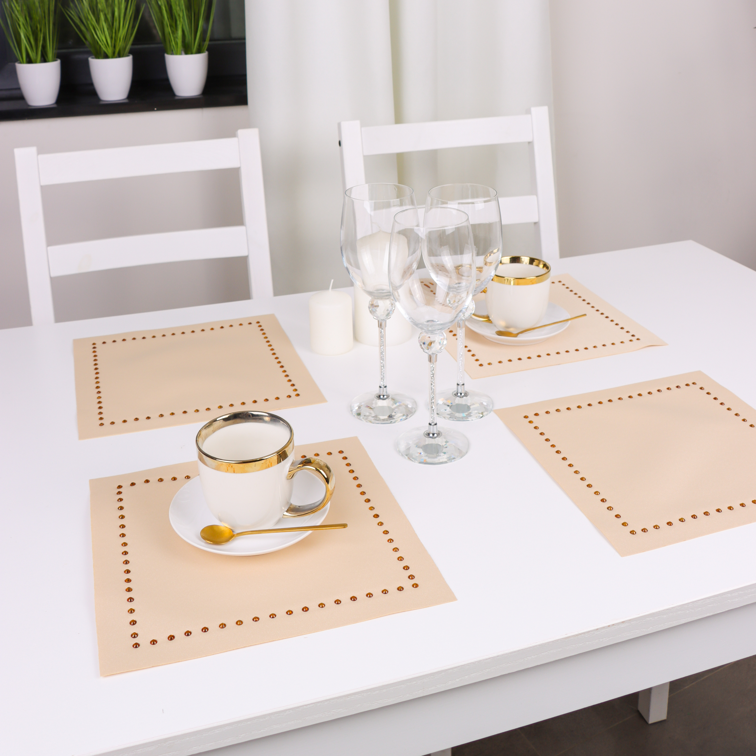 Podkładka Glamour 30×30 – Beż + Złote dżety Podkładka Glamour 30×30 – Beż + Złote dżety