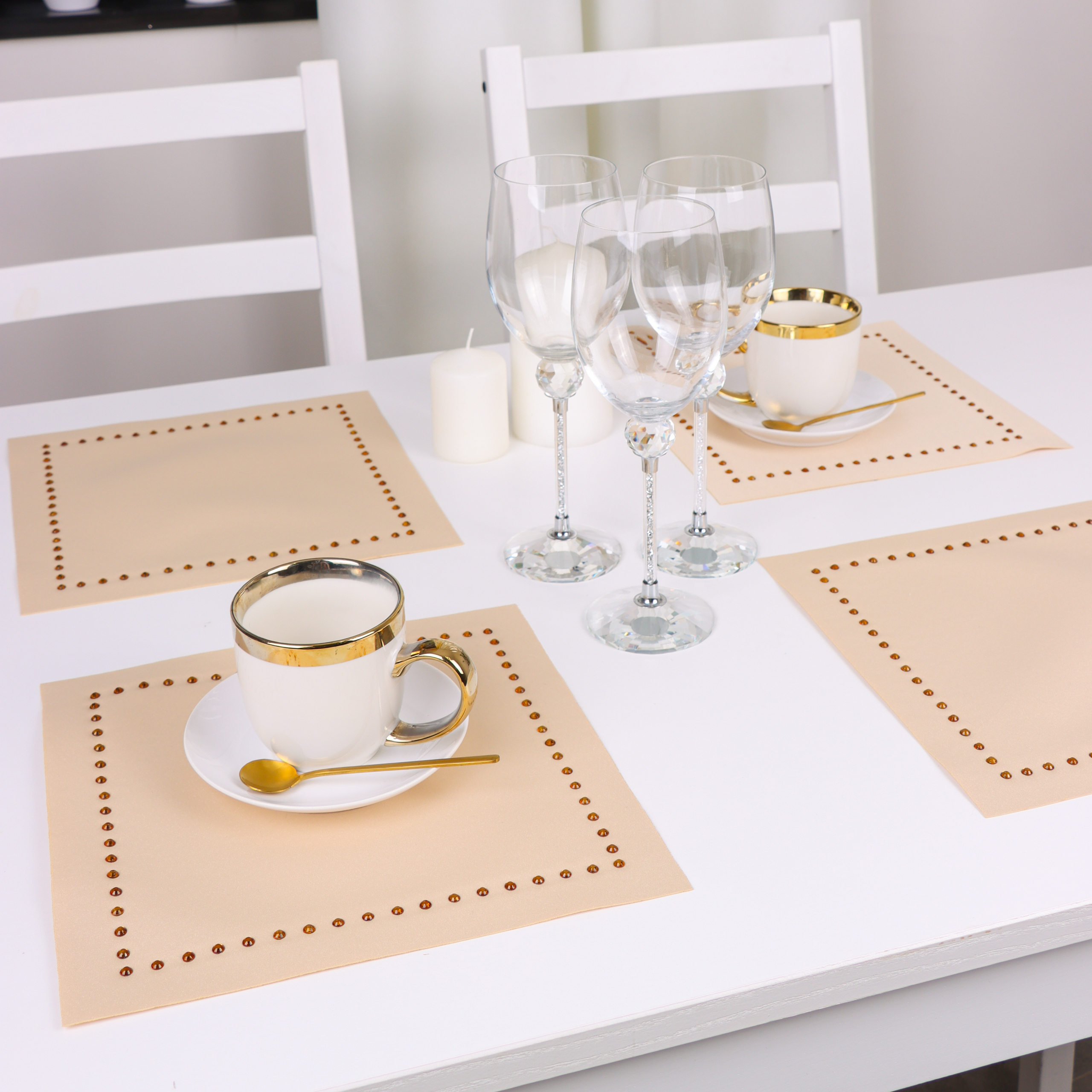 Podkładka Glamour 30×30 – Beż + Złote dżety Podkładka Glamour 30×30 – Beż + Złote dżety