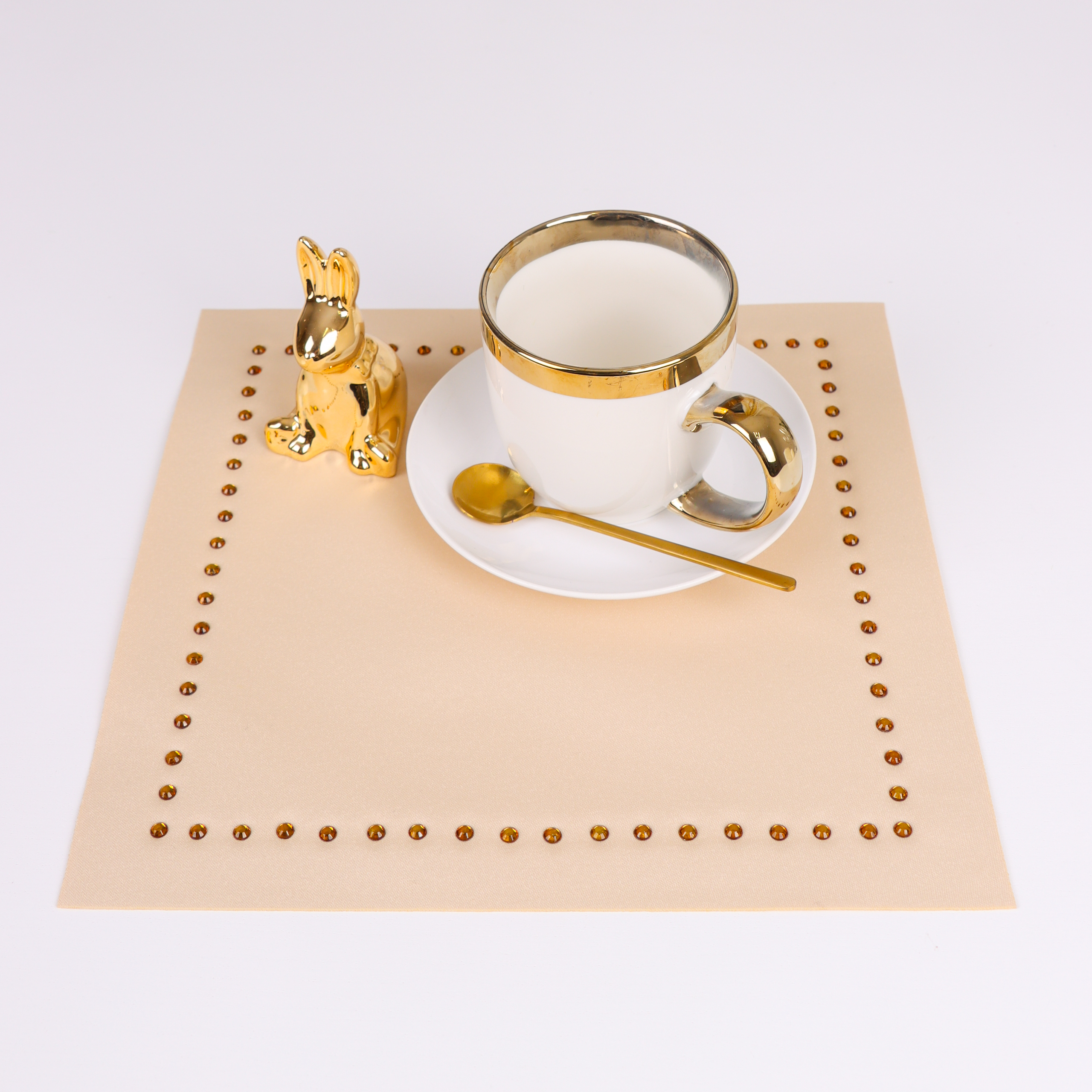 Podkładka Glamour 30×30 – Beż + Złote dżety Podkładka Glamour 30×30 – Beż + Złote dżety