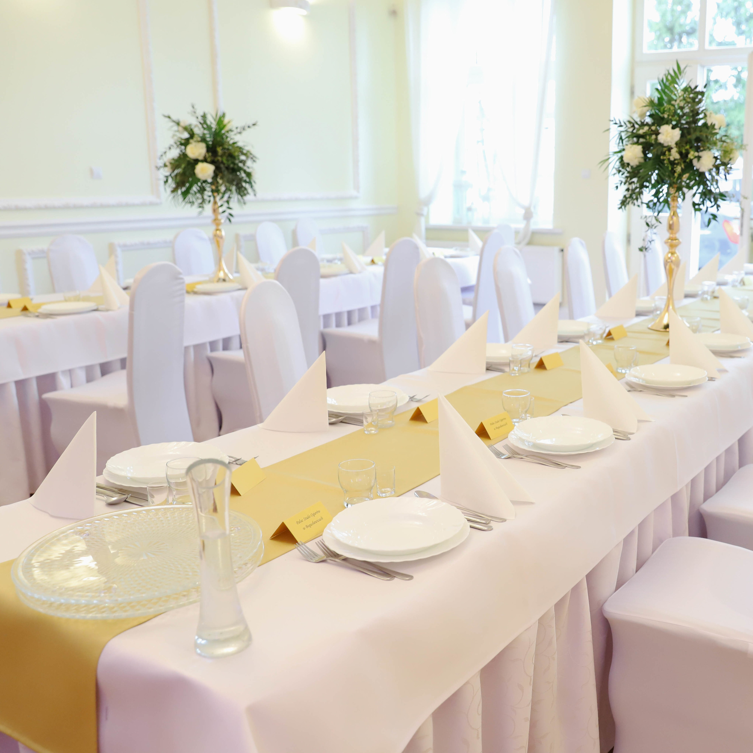 Obrus Konwalia – Biel Obrus Konwalia – Biel