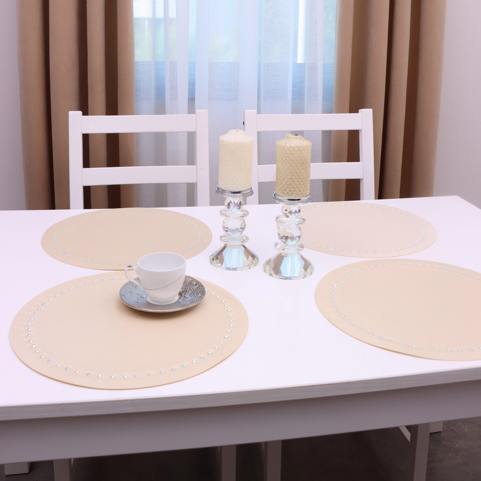 Podkładka Glamour Koło – Beżowa + Srebrne dżety Podkładka Glamour Koło – Beżowa + Srebrne dżety