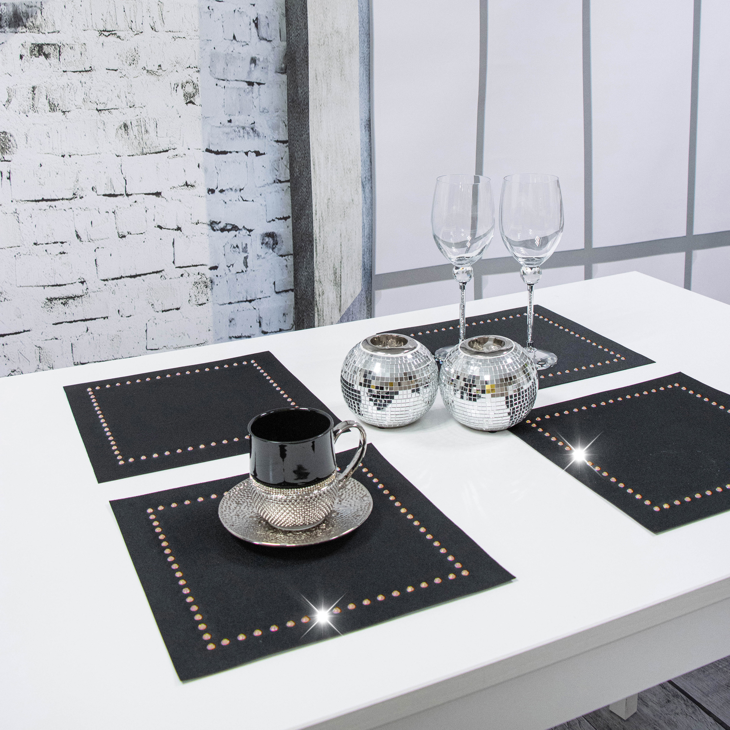 Podkładka Glamour 30×30 – Grafit + Złote dżety Podkładka Glamour 30×30 – Grafit + Złote dżety