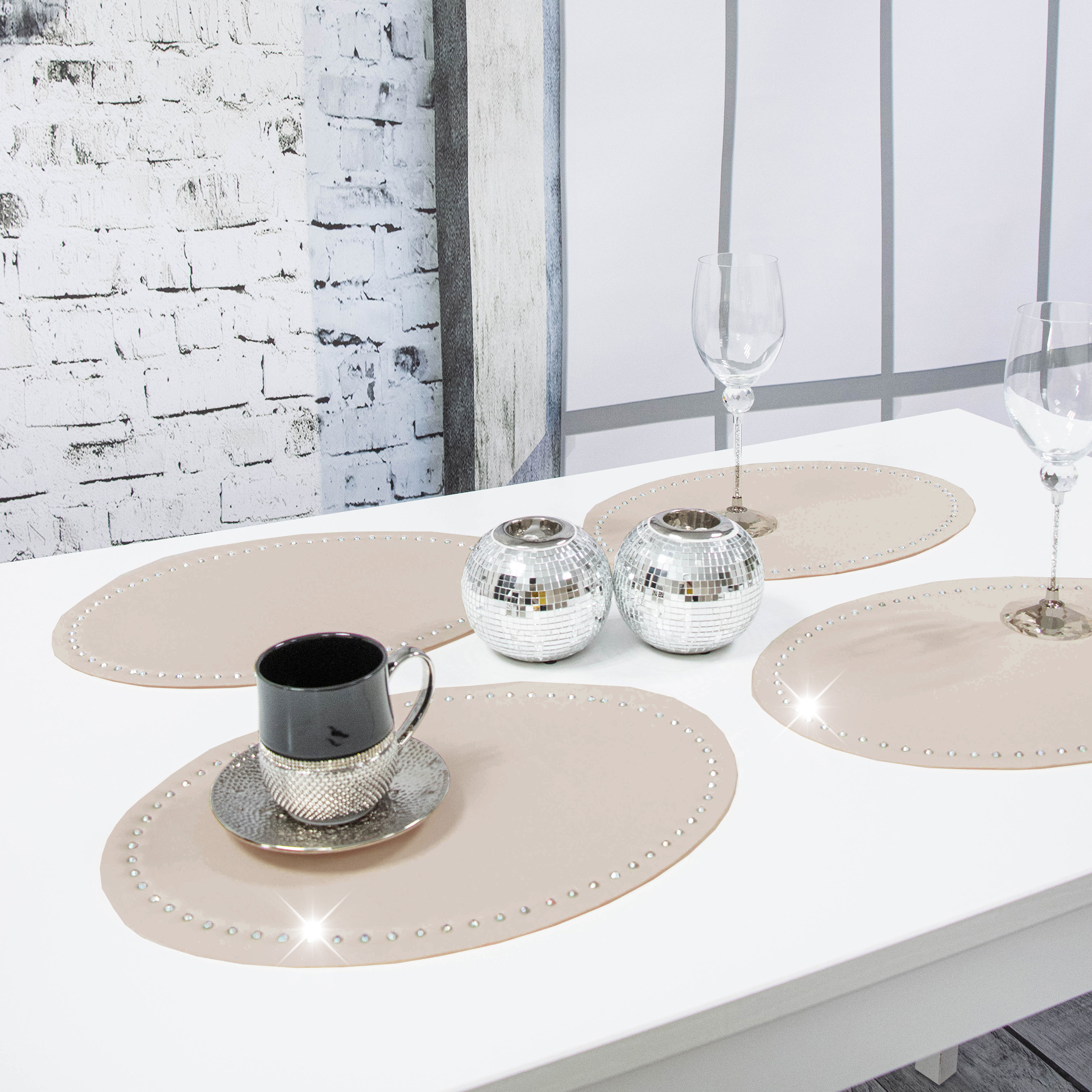 Podkładka Glamour 30×42 Owal – Beżowa + Srebrne dżety Podkładka Glamour 30×42 Owal – Beżowa + Srebrne dżety