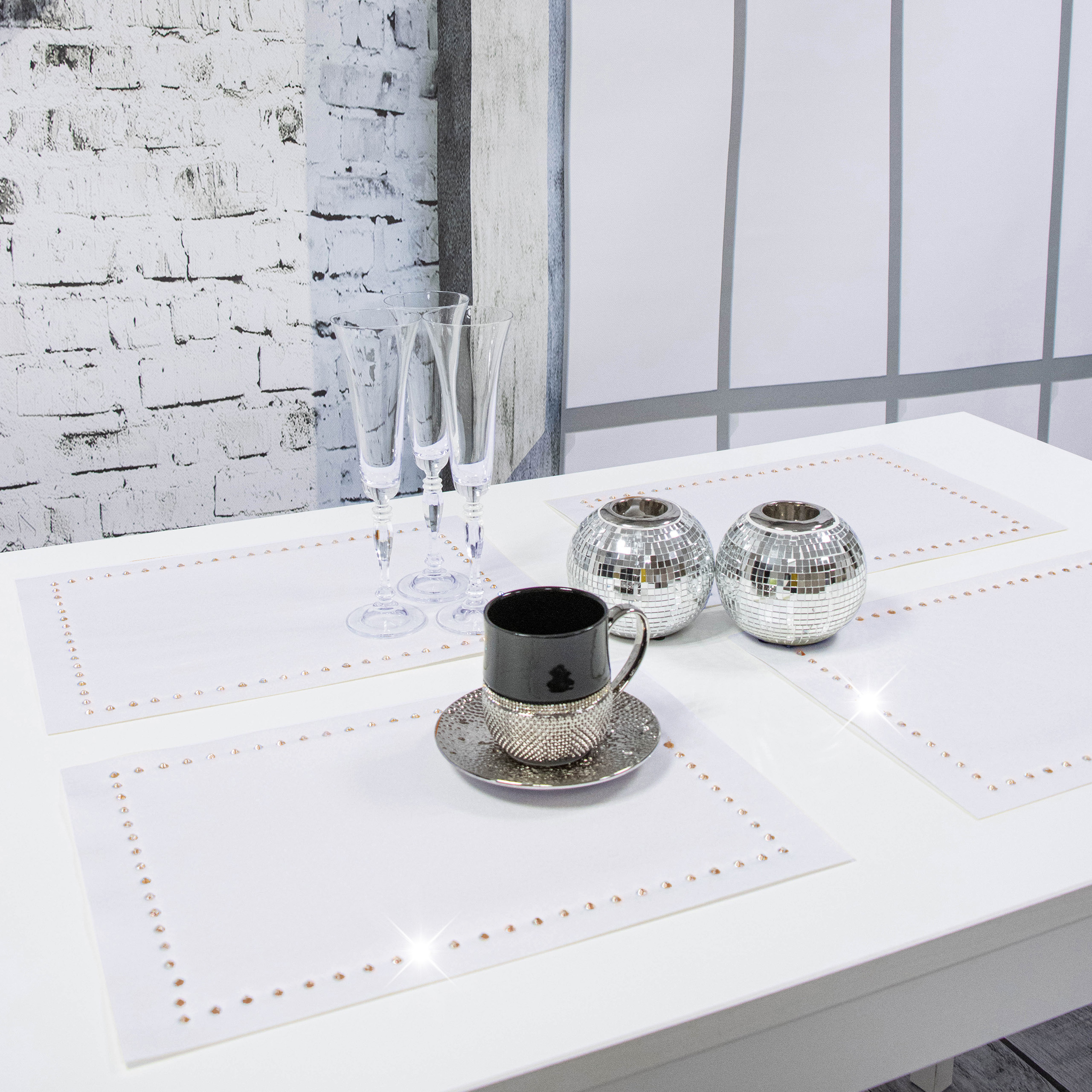 Podkładka Glamour 30×42 – Biel + złote dżety Podkładka Glamour 30×42 – Biel + złote dżety