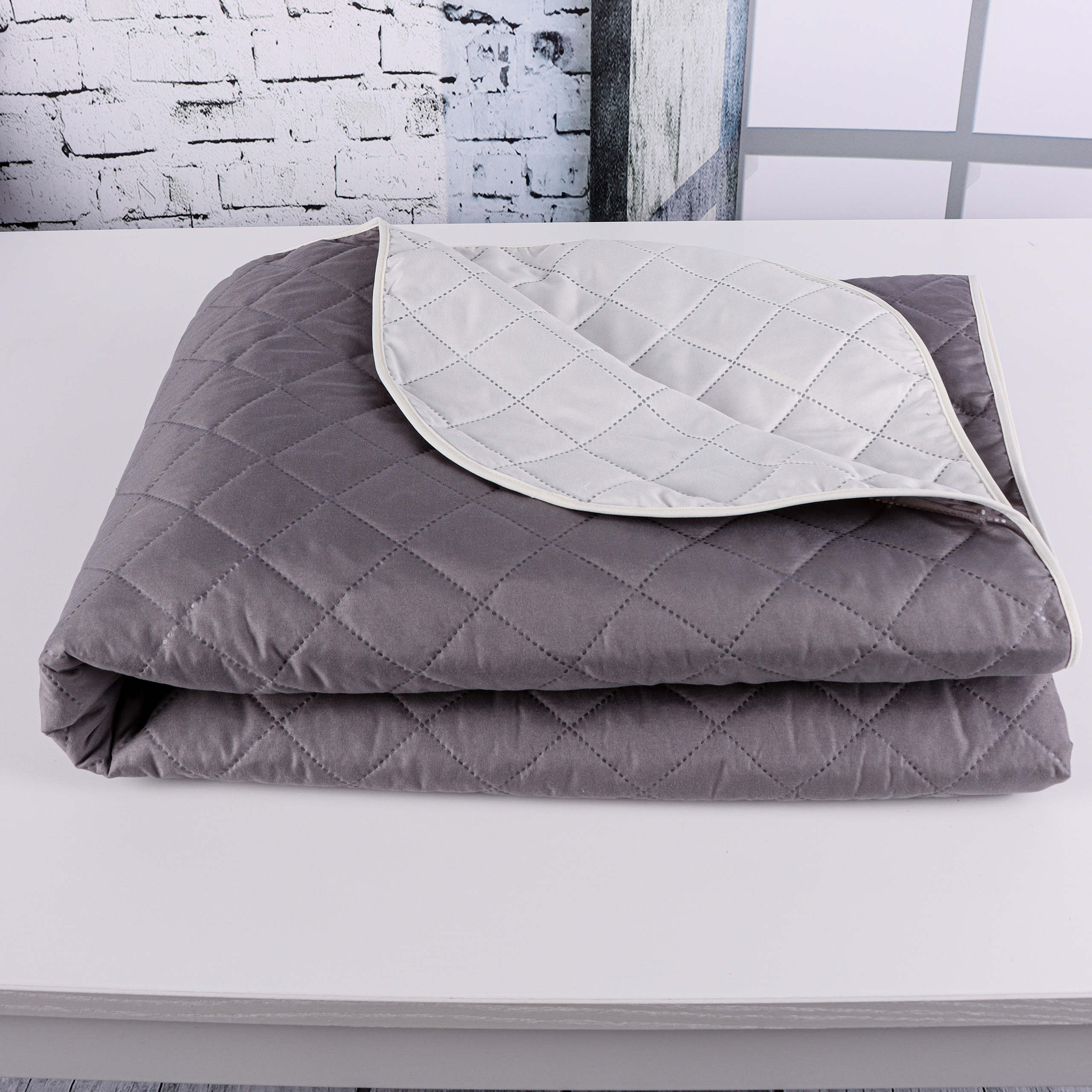 Narzuta dwuwarstwowa pikowana Szara z ekri Narzuta dwuwarstwowa pikowana Szara z ekri