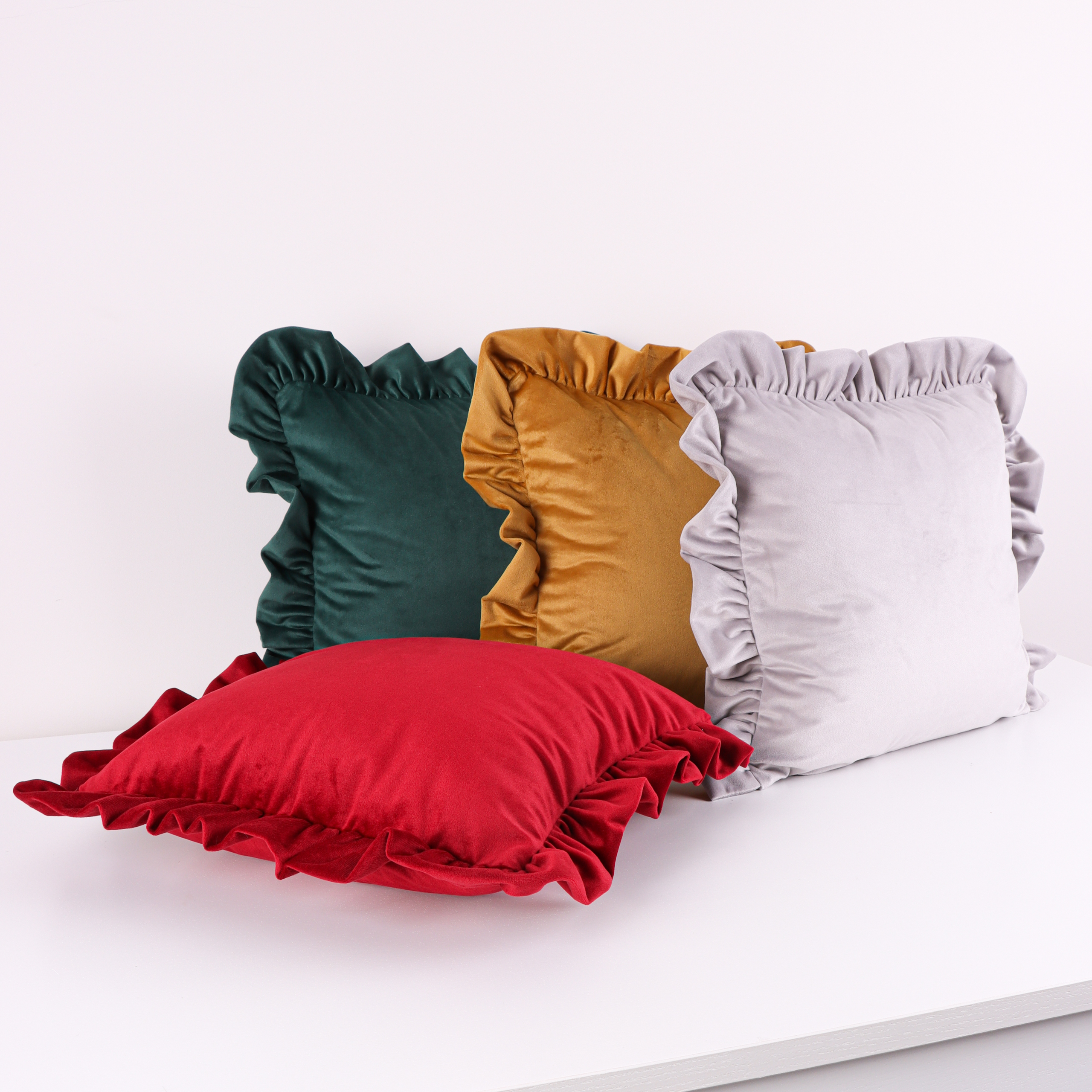 Poszewka welwetowa z falbanką – Bordo Poszewka welwetowa z falbanką – Bordo