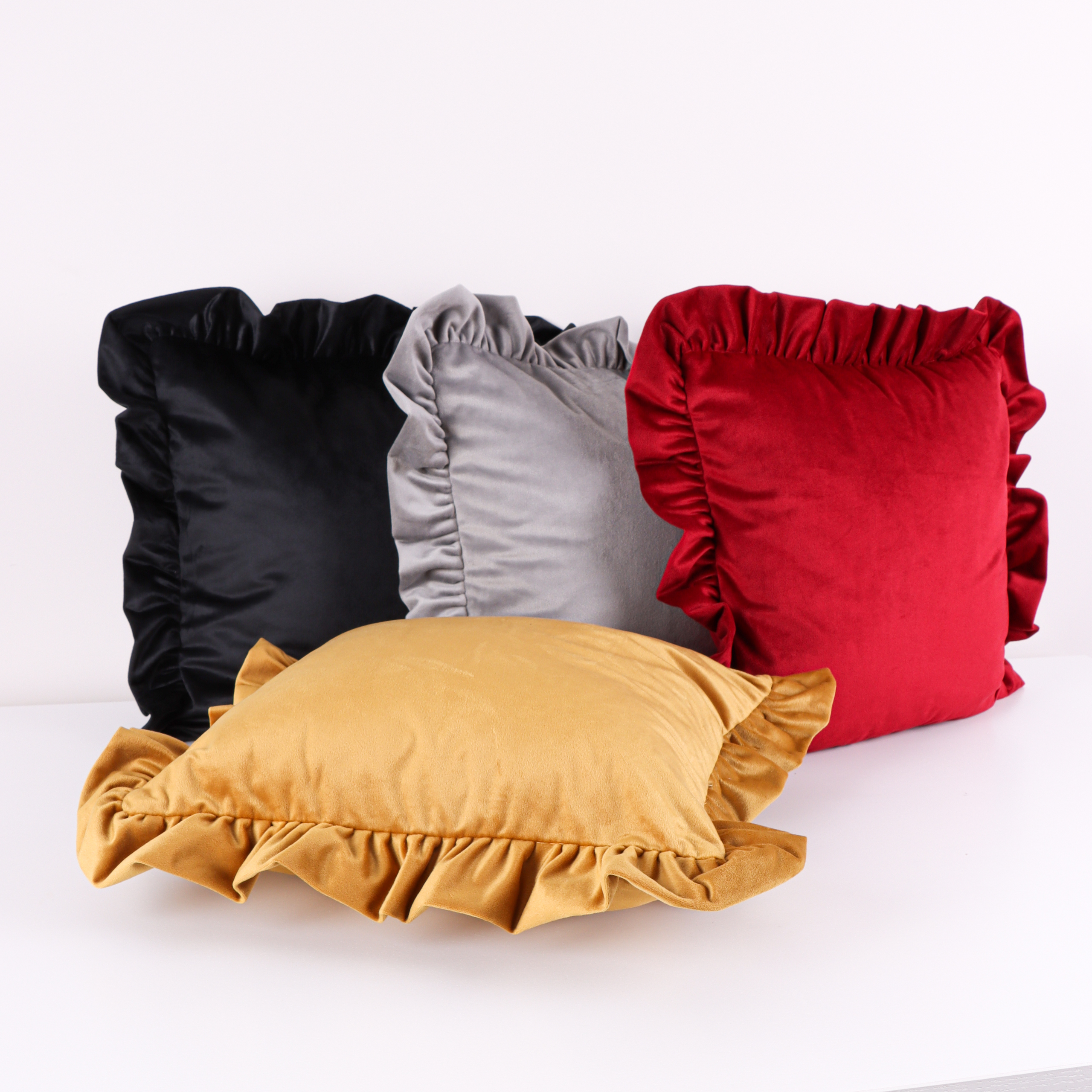 Poszewka welwetowa z falbanką – Bordo Poszewka welwetowa z falbanką – Bordo