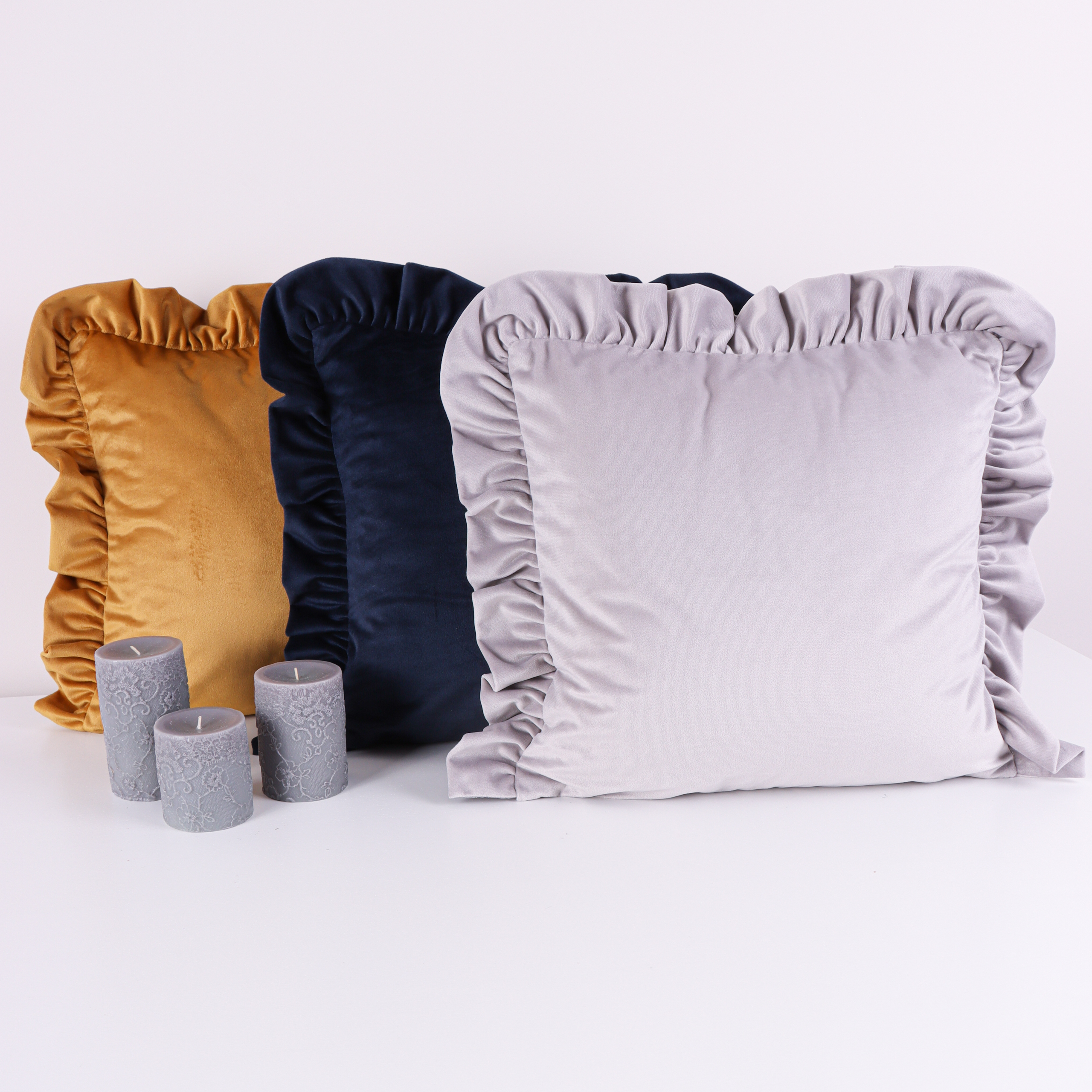 Poszewka welwetowa z falbanką – Granat Poszewka welwetowa z falbanką – Granat