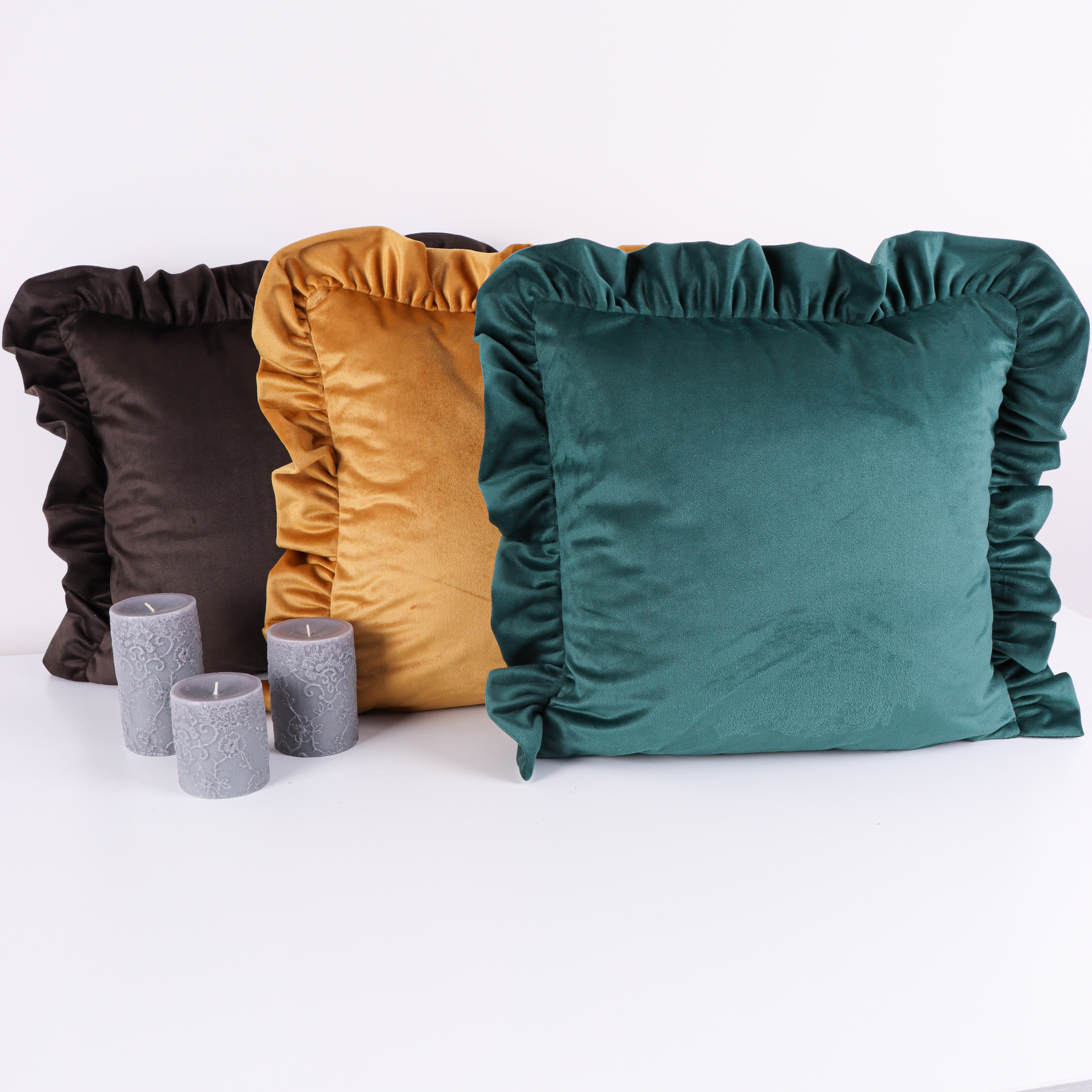 Poszewka welwetowa z falbanką – Granat Poszewka welwetowa z falbanką – Granat