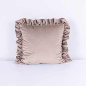 Poszewka welwetowa z falbanką – Beż