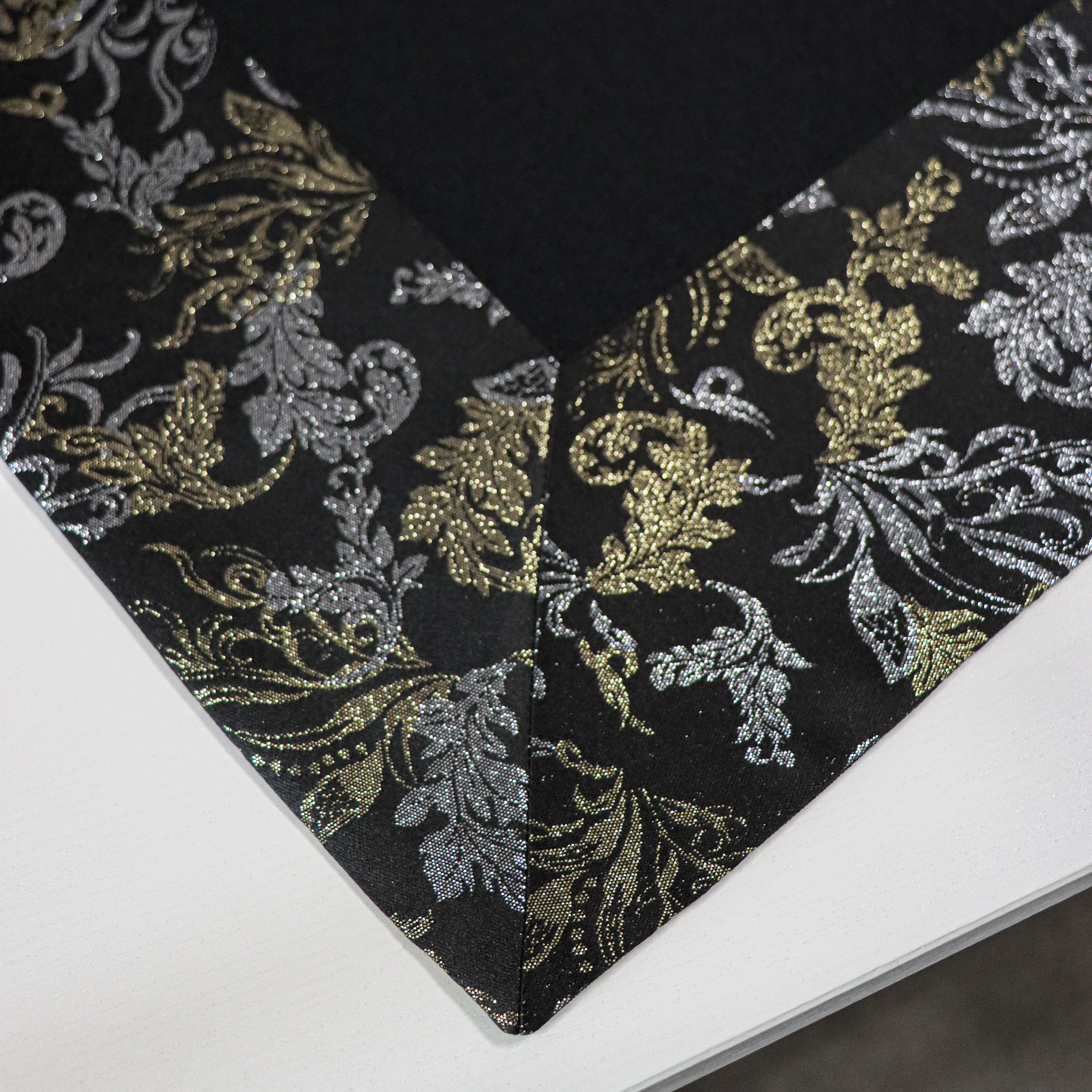 Obrus Magnat – Czarny + Srebro ze złotym Obrus Magnat – Czarny + Srebro ze złotym