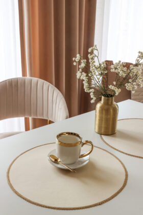 Podkładka okrągła z koronką – Beżowa + złoto Podkładka okrągła z koronką – Beżowa + złoto