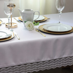 Obrus z Gipiurą – biały