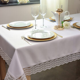 Obrus z Gipiurą – biały