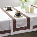 Bieżnik Świąteczny – czerwone bombki