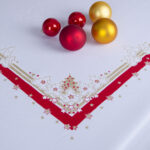 Obrus świąteczny biały-czerwony złoto