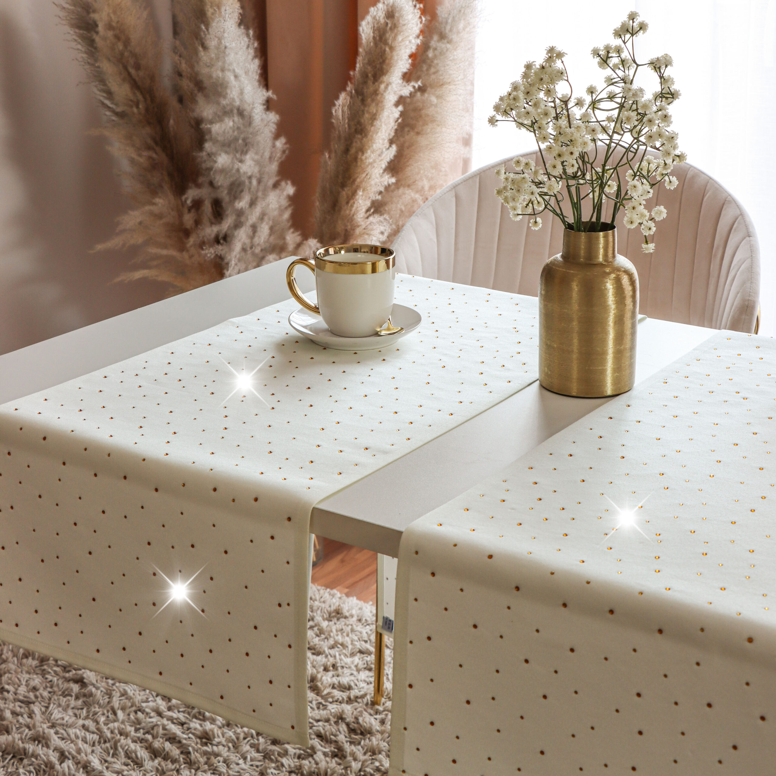 Bieżnik Szafir – Ekri złote dżety Bieżnik Szafir – Ekri złote dżety