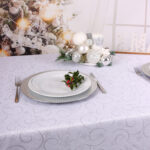 Obrus Świąteczny – Biel Srebro Obrus Świąteczny – Biel Srebro