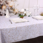 Obrus Świąteczny – Biel Złoto Obrus Świąteczny – Biel Złoto