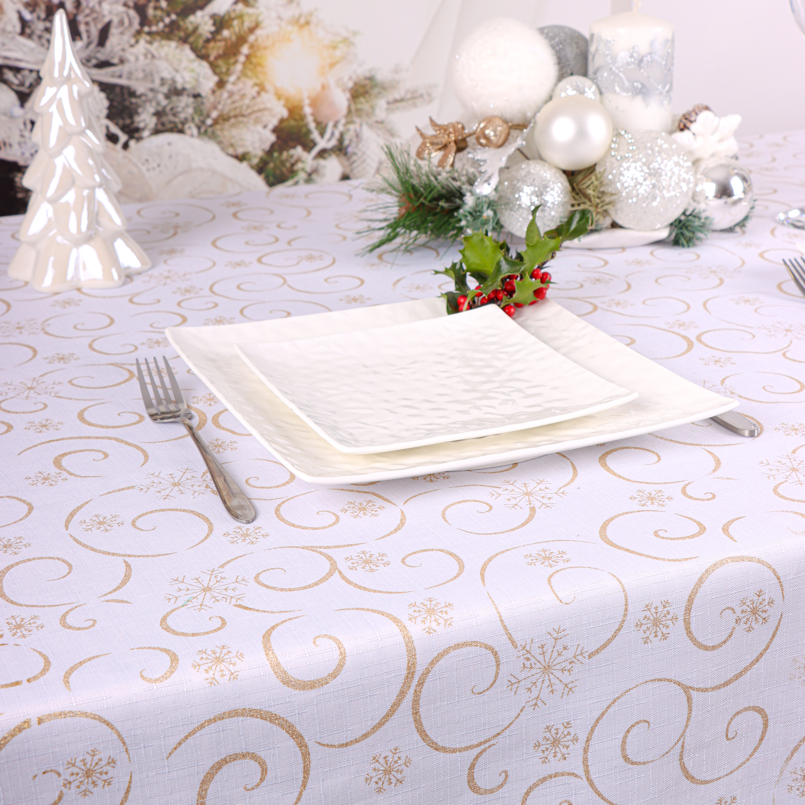 Obrus Świąteczny – Biel Złoto Obrus Świąteczny – Biel Złoto